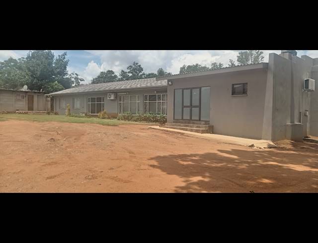 380M² OFFICE FOR SALE IN FLAMWOOD